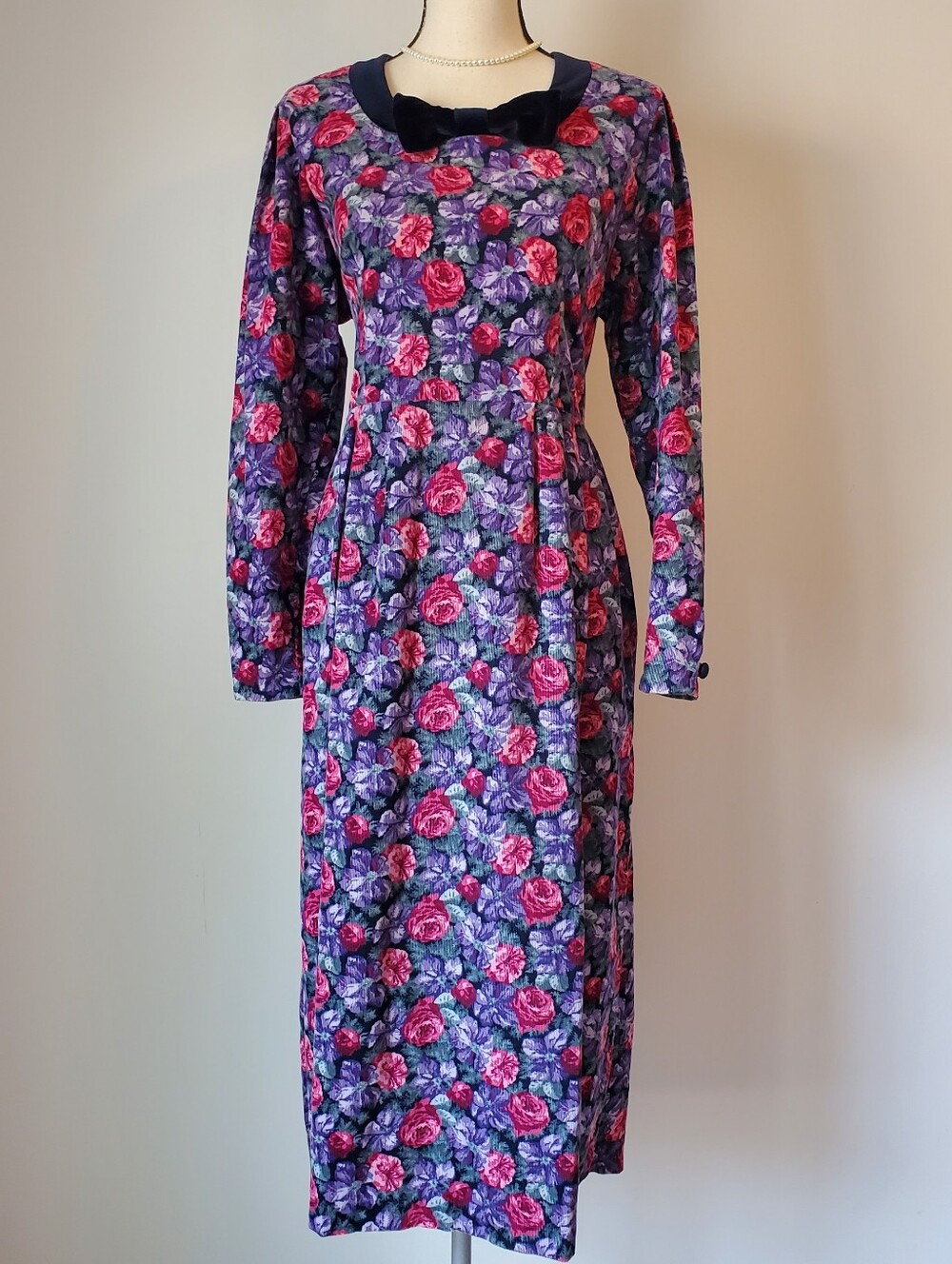 Vintage Laura Ashely Long Sleeve Floral Midi Dress in Purple and Pink Size 12